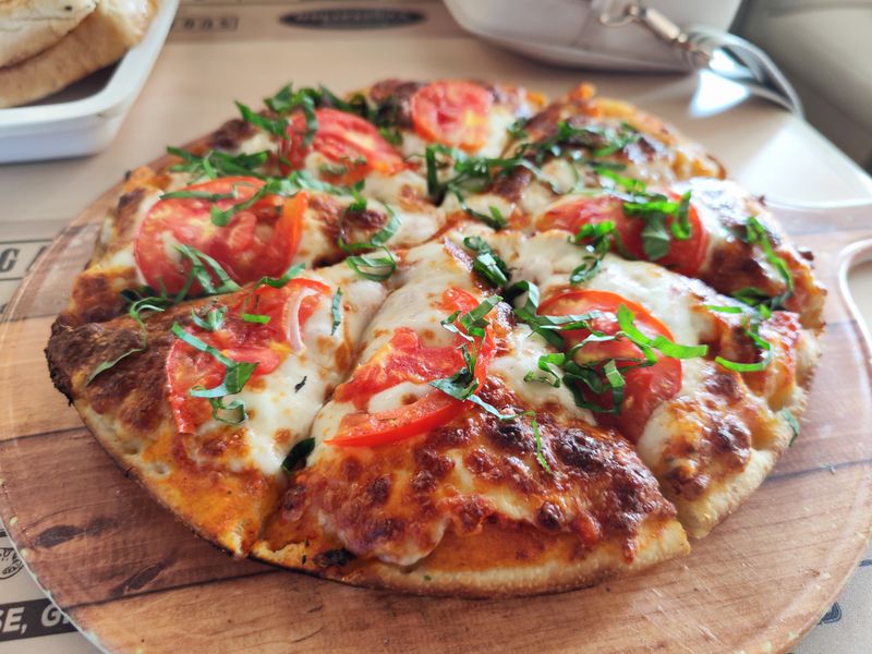 Sausage and Mushroom Deep Dish pizza giordanos